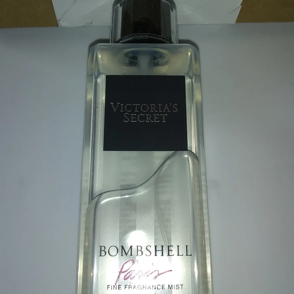 Bombshell, VS spray mist nwt - Picture 2 of 2